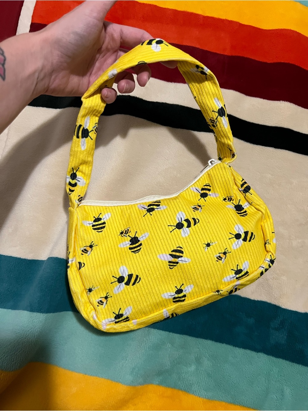 Buzzy Bee Hand Bag 🐝NWOT 🍯